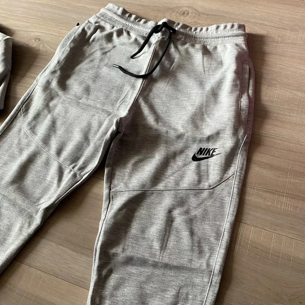 Grey Nike set - Picture 9 of 14